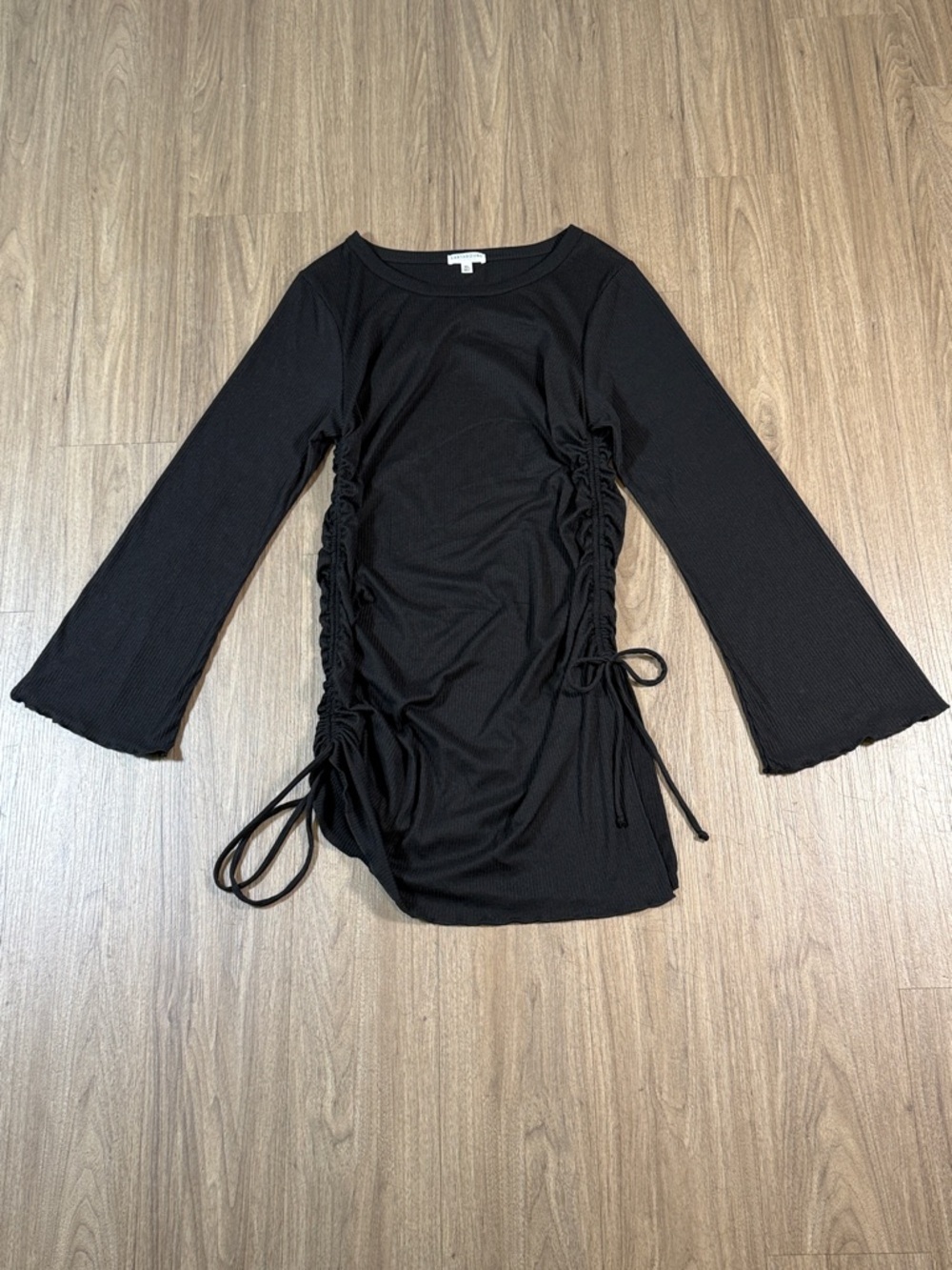 NWT Earthbound Black Ruched Side Tie Long Sleeve Top, Size XL